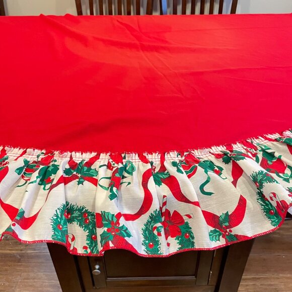 Vintage Red Roung Tablecloth with Christmas Wreath & Candy Cane Ruffle Trim - Picture 5 of 6
